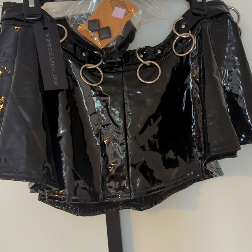 NWT & Accessories - bracelet & earrings included